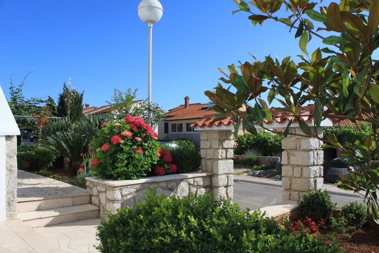 Apartments With A Parking Space Mali Lošinj Croácia