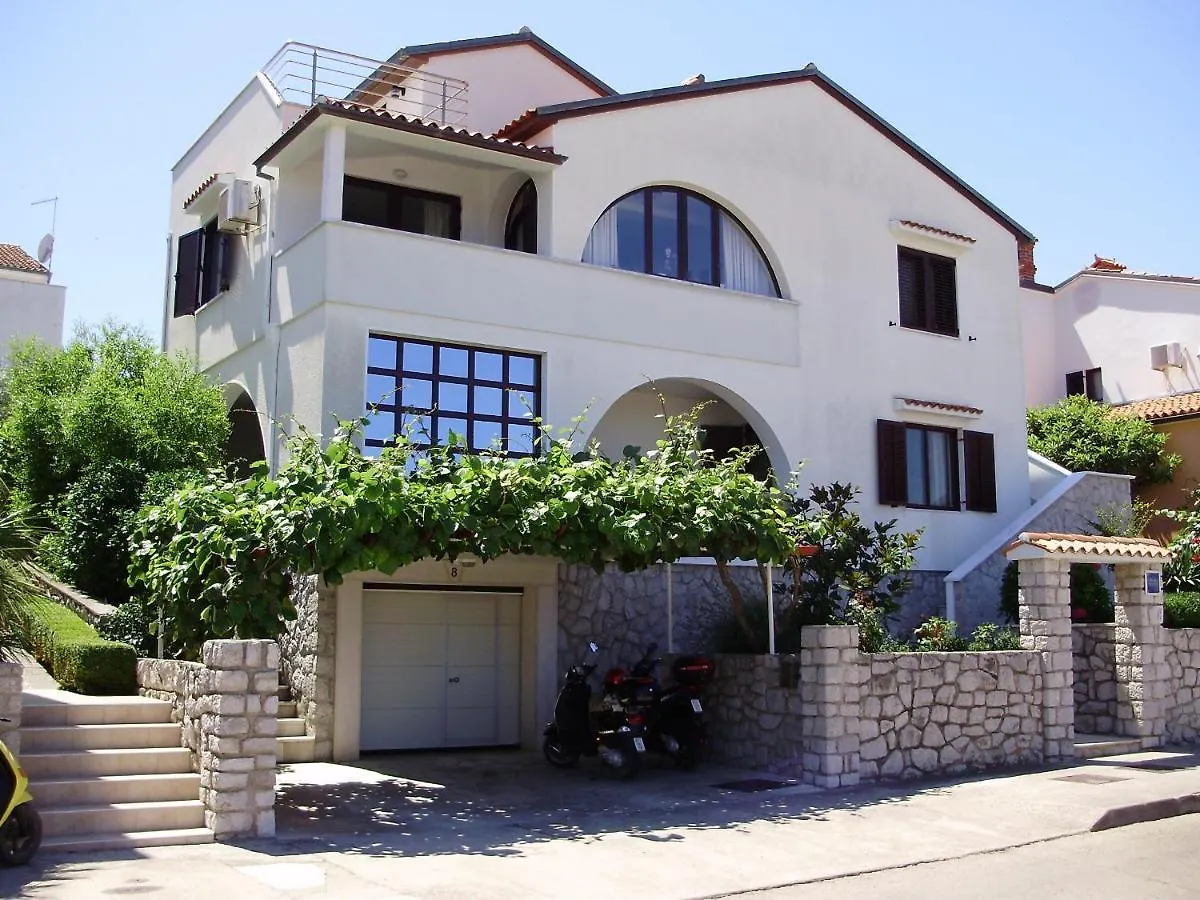 Apartments With A Parking Space Mali Lošinj