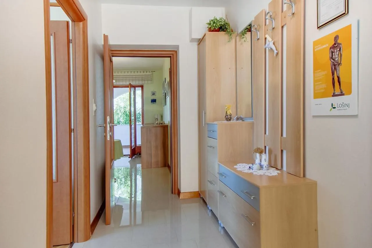 Apartments With A Parking Space Mali Lošinj